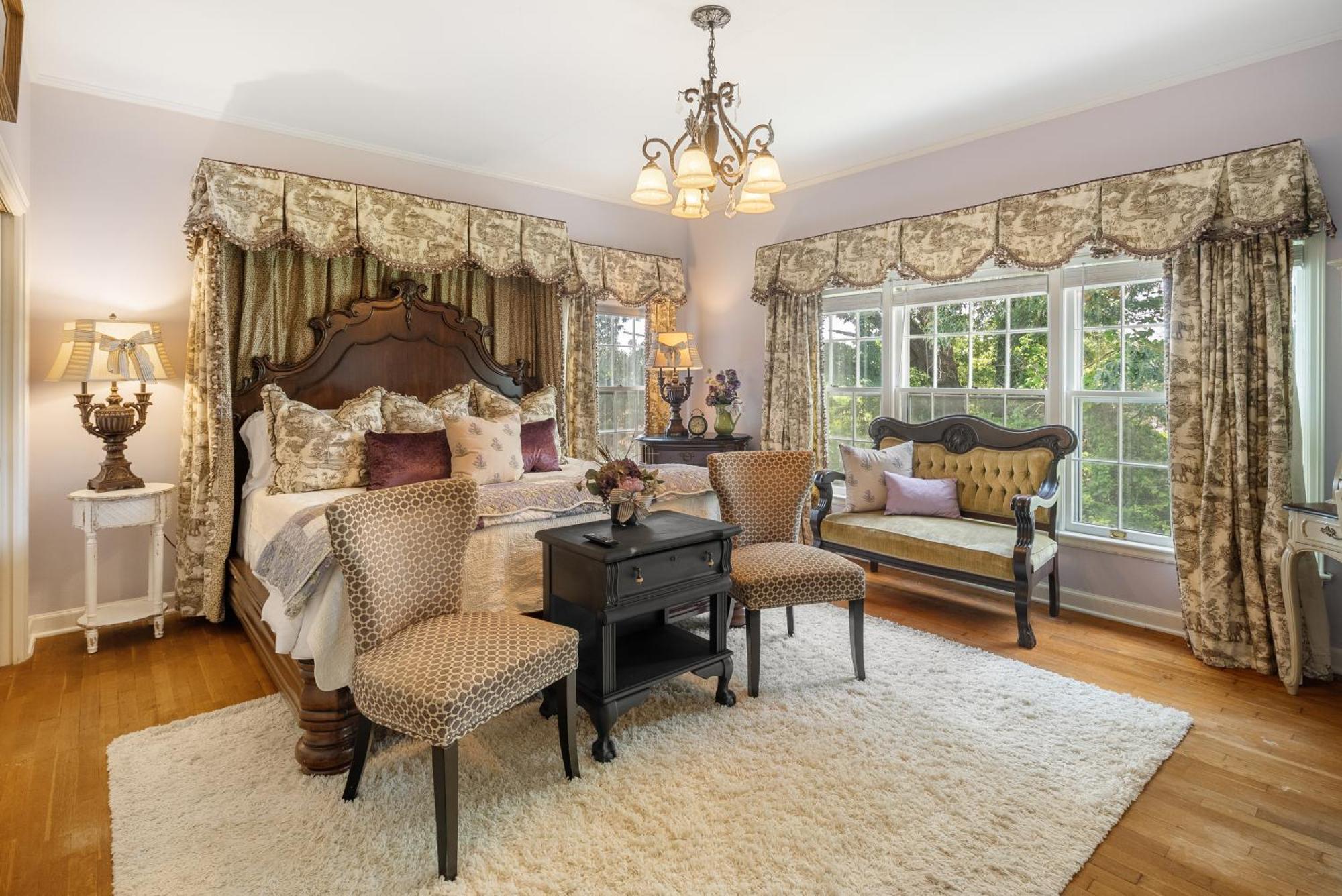 Beland Mansion-Blooming Garden Suite! Fort Smith Exterior photo